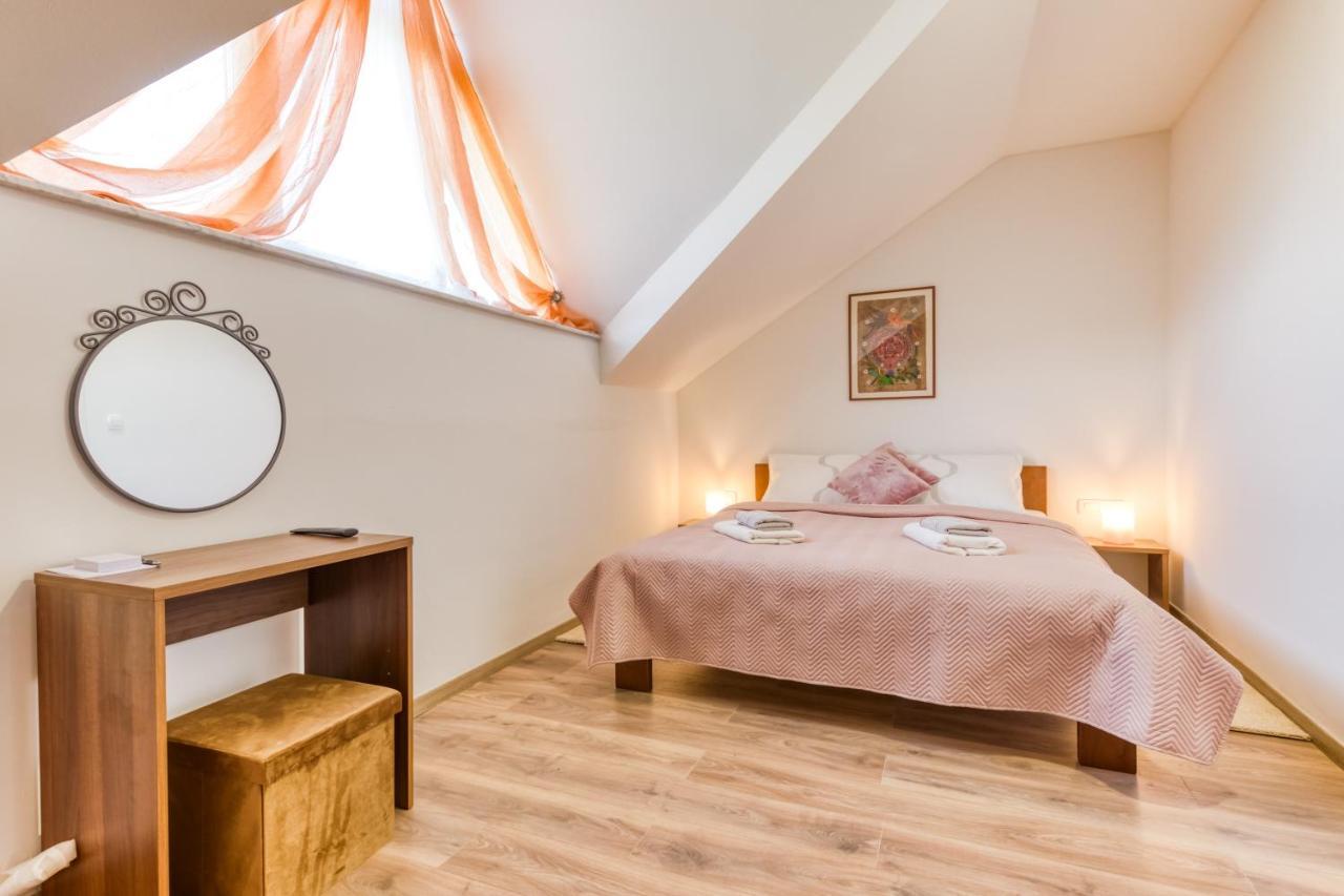 Apartmani Leptir Rakovica Exterior foto